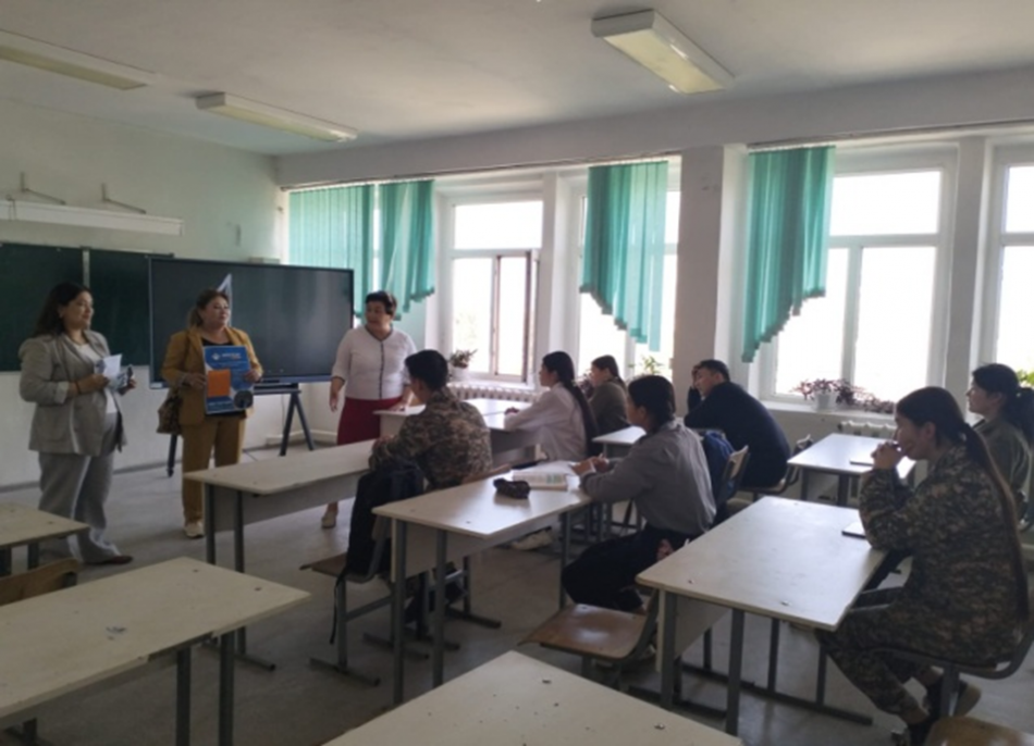 Түркістан қаласындағы DARYN COLLEGE-нің мамандарымен кездесу