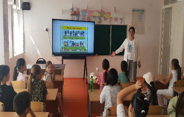 «Абайла, су» , «Көшеде жүру ережесі» , «Өрт қауіпсіздігін сақтау» тарбие сағаттары өткізілді